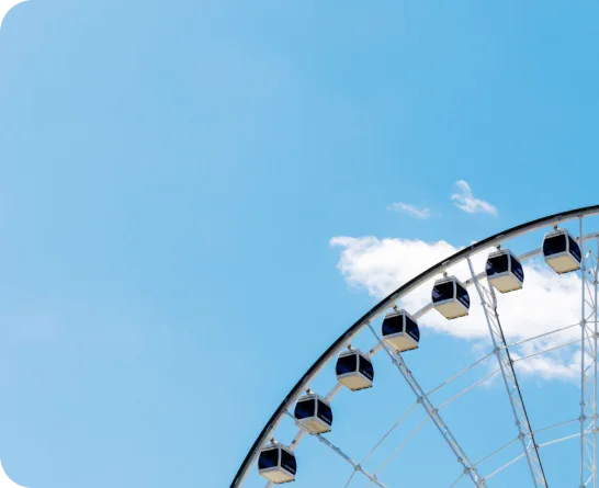 Les cabines de La Grande Roue dans le ciel de Kinshasa